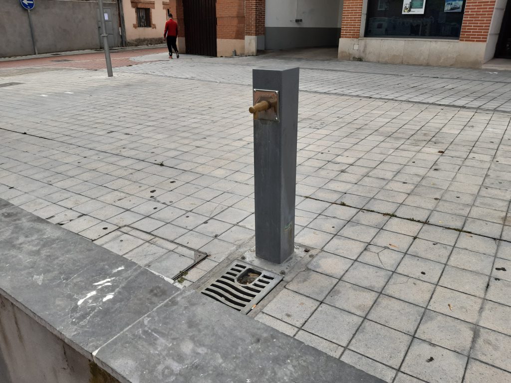 Fuente pública