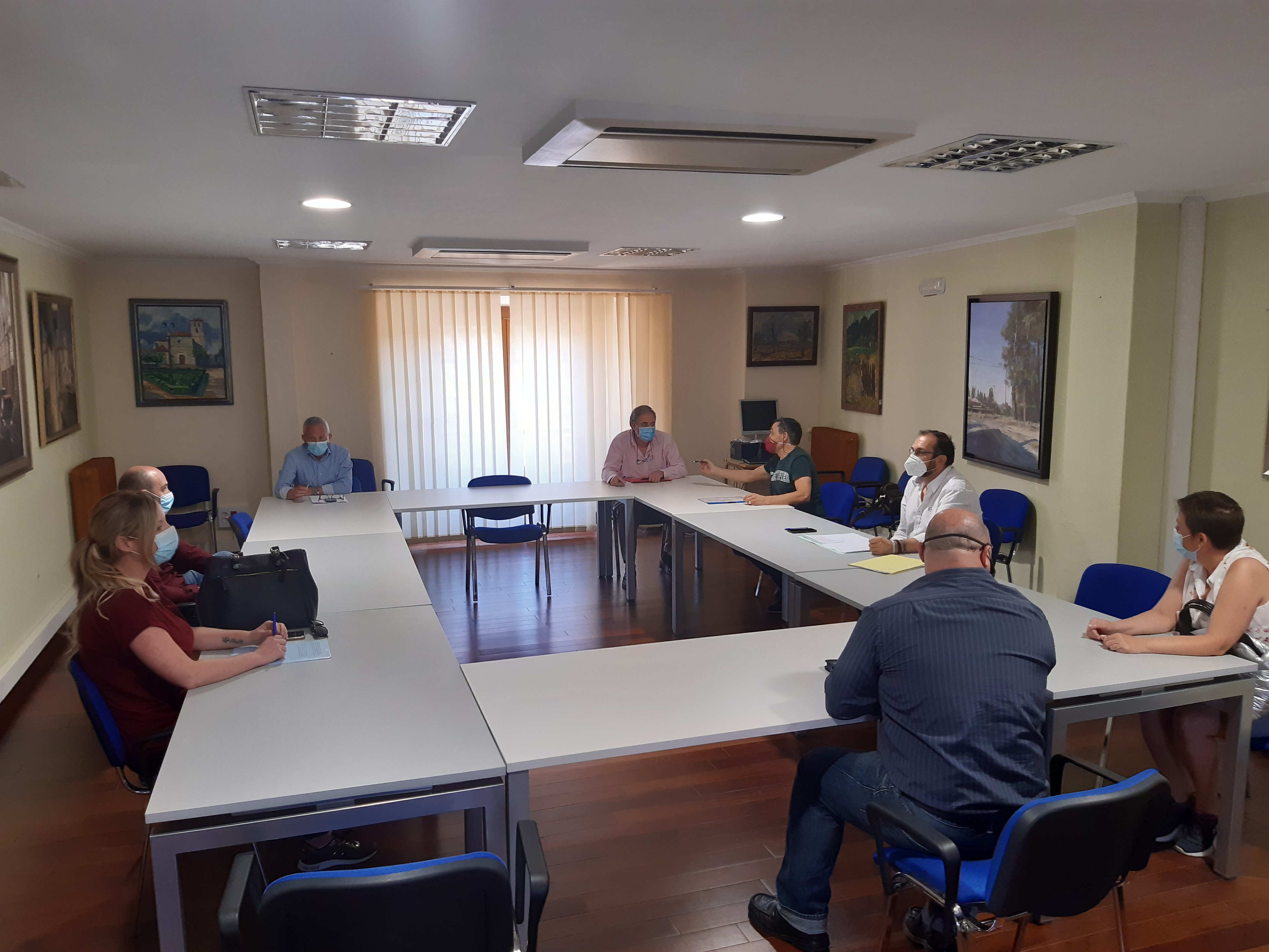 reuniónn con hosteleros