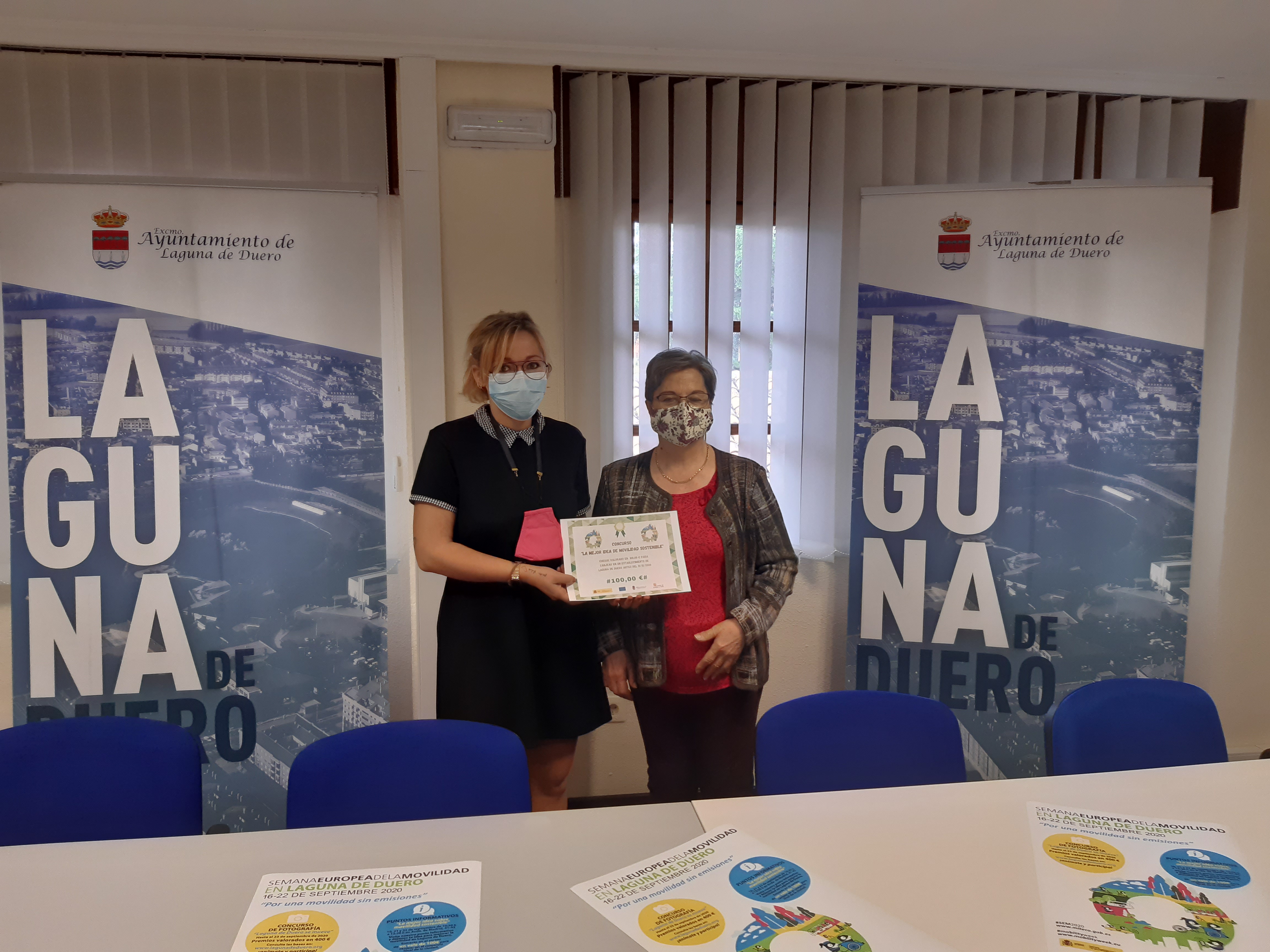 Entrega del cheque Idea Movilidad Sosteible